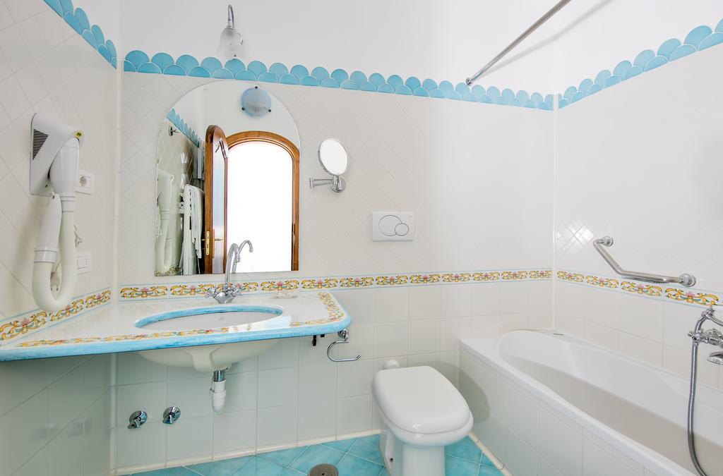 Hotel Vittoria Positano Esterno foto