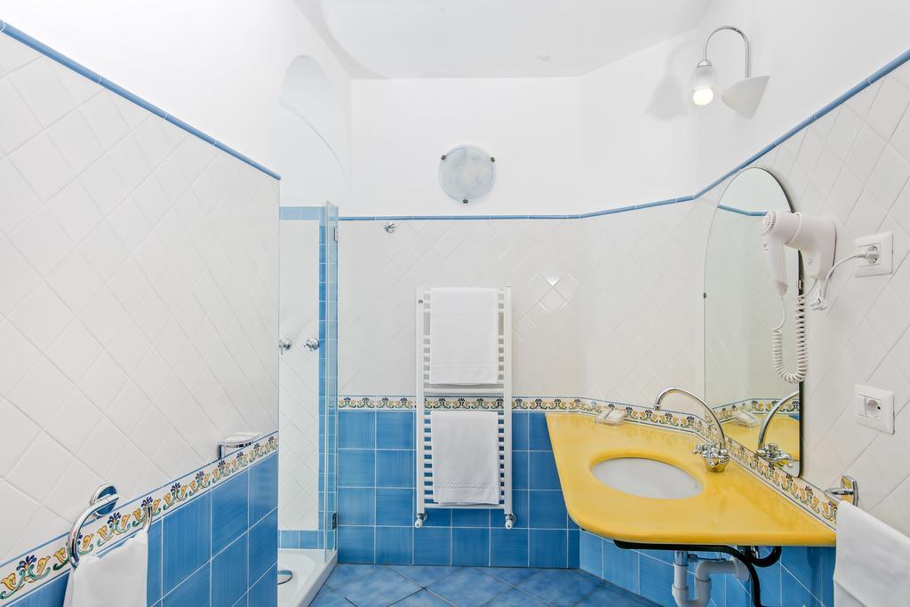 Hotel Vittoria Positano Esterno foto