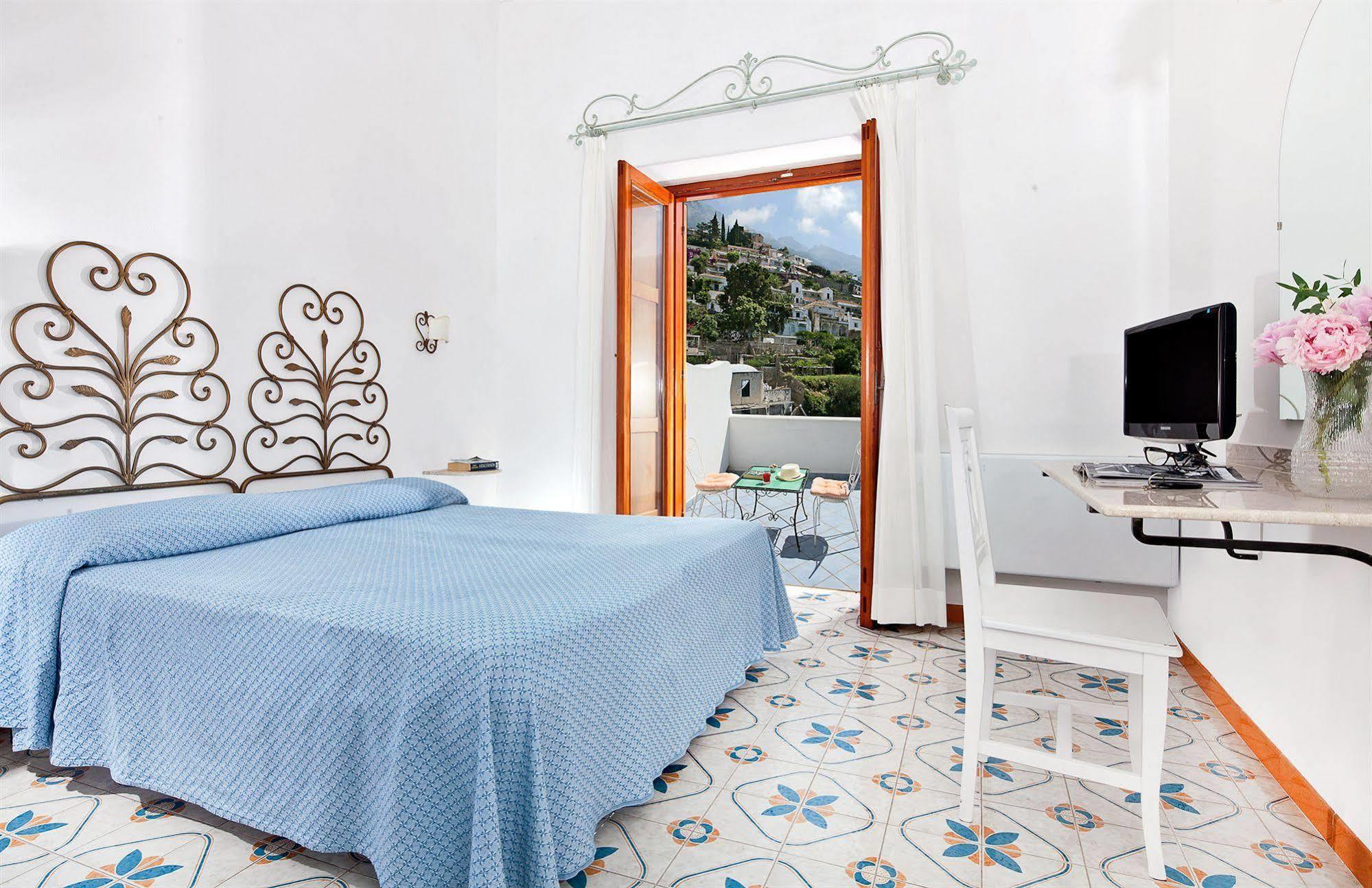 Hotel Vittoria Positano Esterno foto